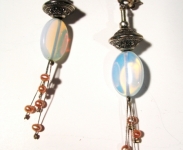 Kolczyki - srebro, opal i perły rzeczne.